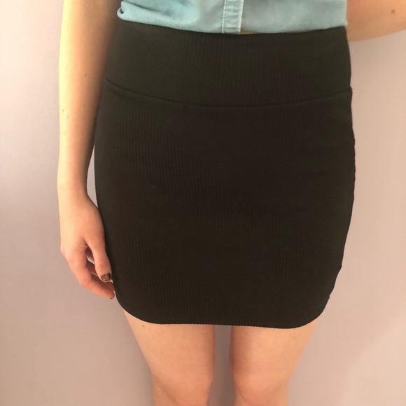 black ribbed bodycon skirt